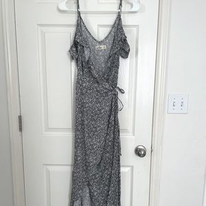 Hollister Floral Wrap Dress Size S